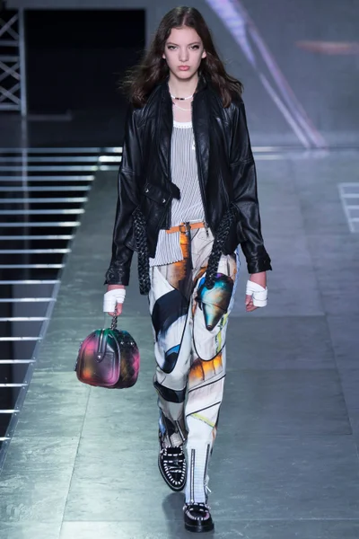 Look 43